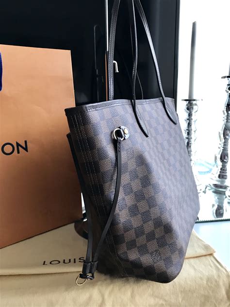 louis vuitton damier ebene neverfull.